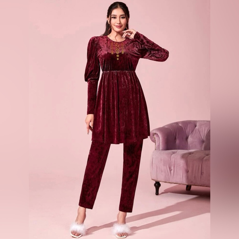 Modely Gigot Sleeve Embroidery Floral Velvet Set